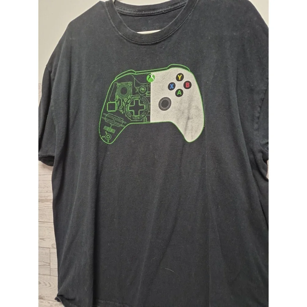 X BOX Gamer Controller T Shirt size XL READ DESCRIPTION